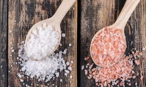 الفرق بين الملح العادي وملح هيمالايا
